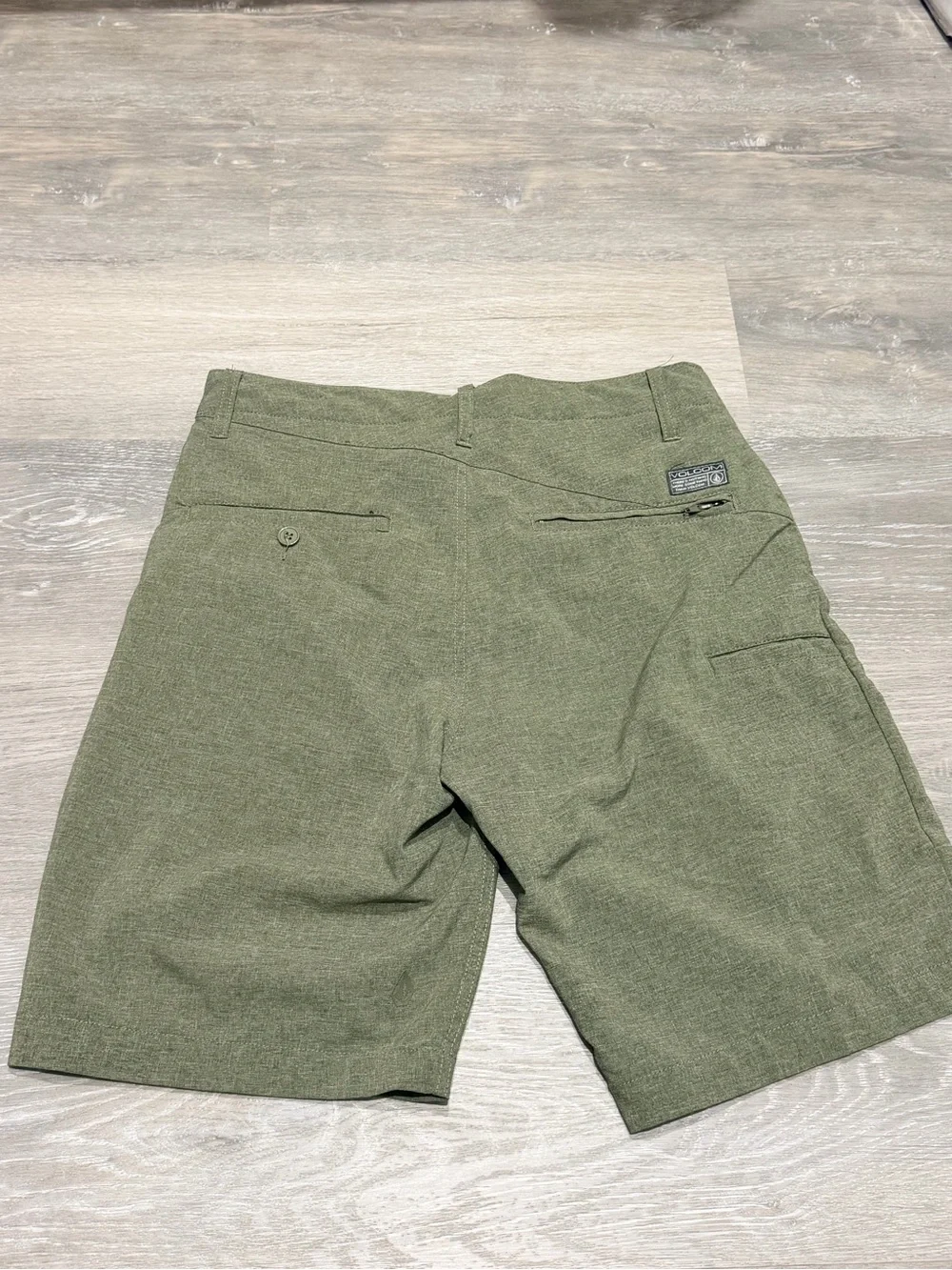 Volcom Men's Olive Green Classic Stretch Shorts Size 27